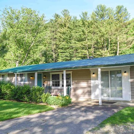 Cottage With Yard And Grill About 21 Mi To Hocking Hills! Nelsonville Bagian luar foto
