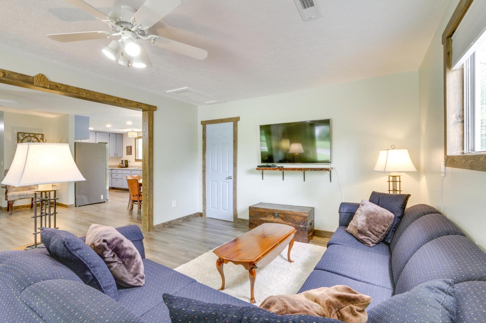 Cottage With Yard And Grill About 21 Mi To Hocking Hills! Nelsonville Bagian luar foto