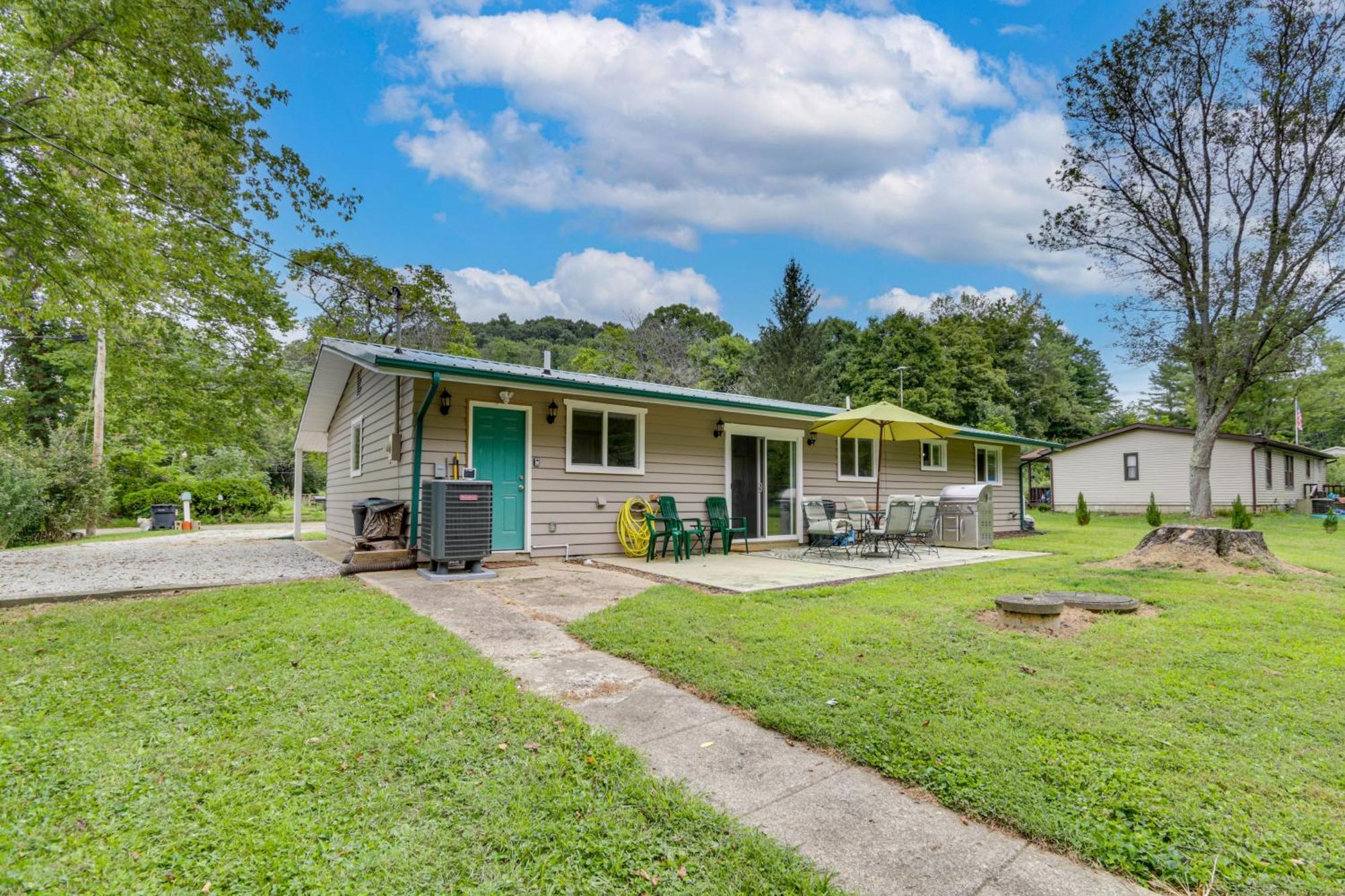 Cottage With Yard And Grill About 21 Mi To Hocking Hills! Nelsonville Bagian luar foto