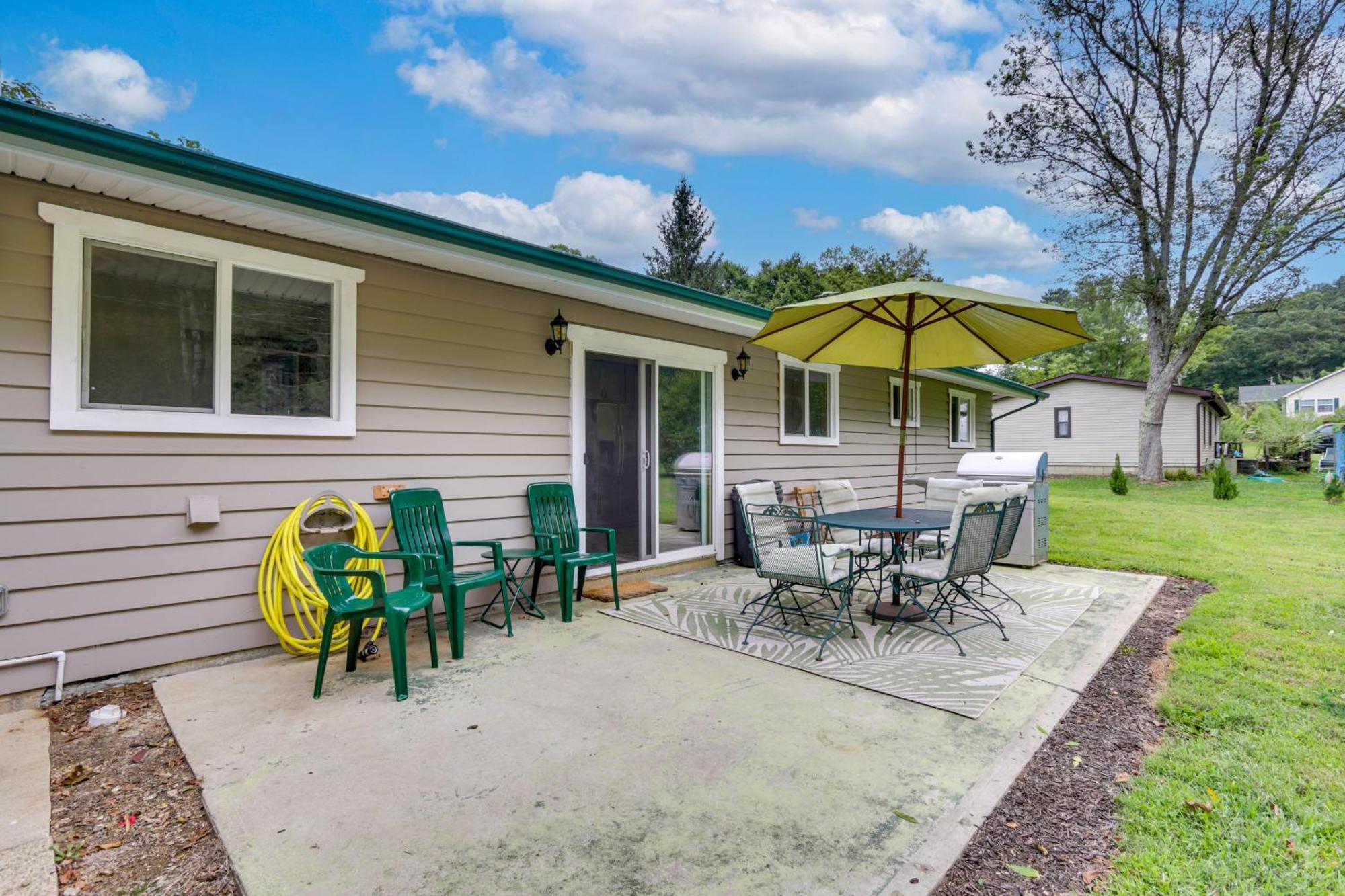 Cottage With Yard And Grill About 21 Mi To Hocking Hills! Nelsonville Bagian luar foto